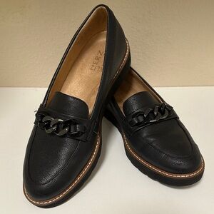 Naturalizer Black Leather Loafers with Chain Detail
